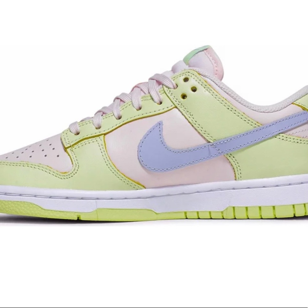 NIKE WOMENS DUNKS SIZE 9